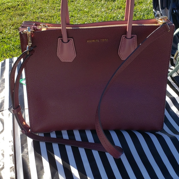 Michael kors Bag and Wallet - Picture 2 of 6